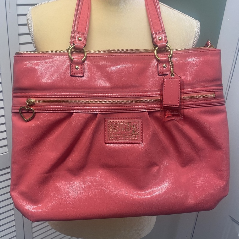 Coach Daisy Liquid Coral Patent Leather Poppy with Two Hangtags